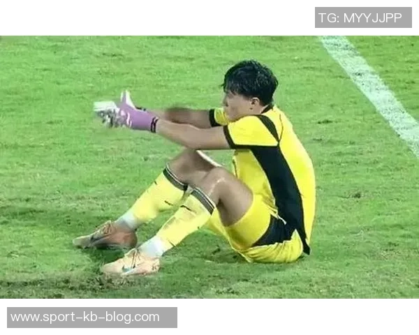 神奇扑救广岛三箭球员近距离头球攻门蹇韬极限反应将球捞出