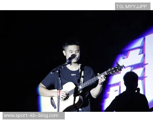 迪巴拉与怀孕妻子甜蜜合影庆生感谢祝福期待新生命降临